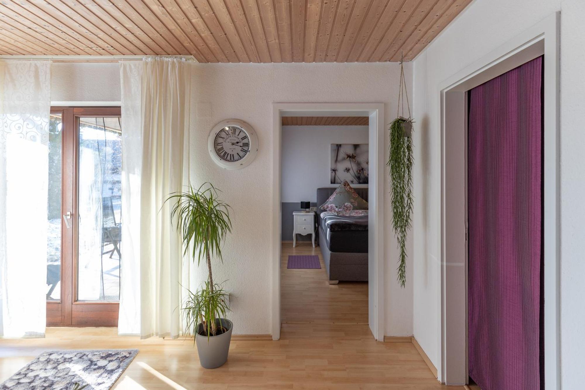 Apartment Elw, Sep. Eingang, überdachte Terrasse, Nähe Backnang